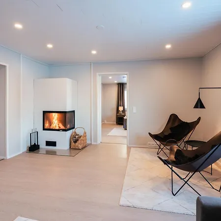 Arctic Circle Homes, Lapland Lakeside Villa Ranua