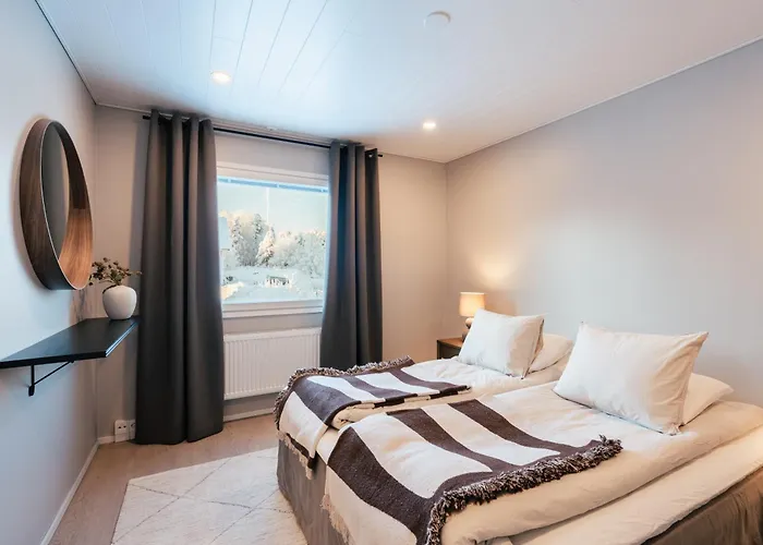 Lapland Lakeside Villa *